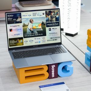 Image post by @asus on Instagram