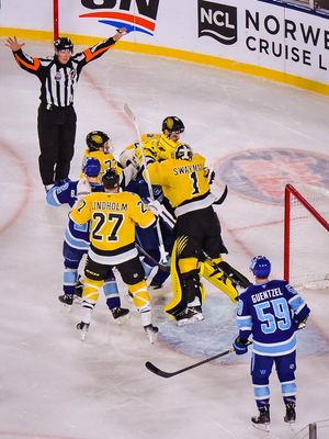Image post by @insidetherinkcom on Instagram