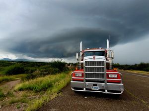 Image post by @inlandkenworthus on Instagram