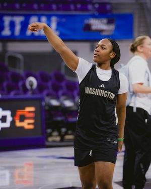 Image post by @uw_wbb on Instagram