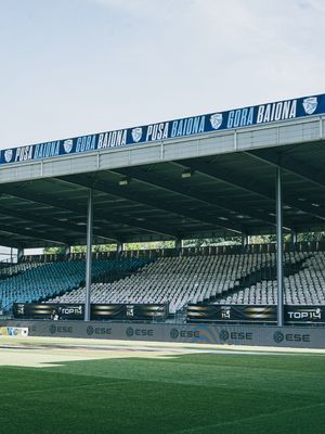 Image post by @avironrugbypro on Instagram