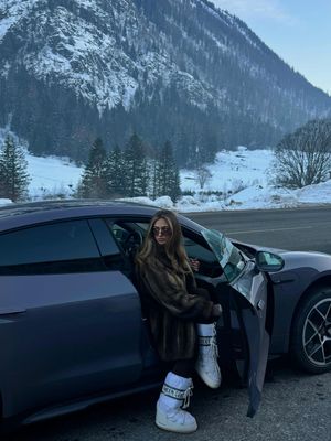 Video post by @maybeshanaa on TikTok