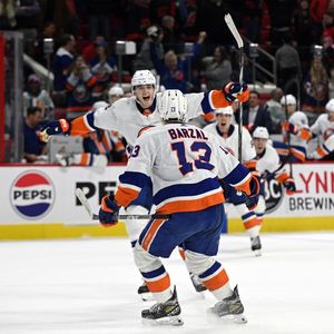Image post by @nyislanders on Instagram
