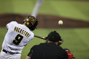 Image post by @UIBaseball on Twitter
