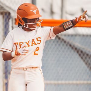Image post by @texassoftball on Instagram