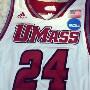 Image post by @umassathletics on Instagram