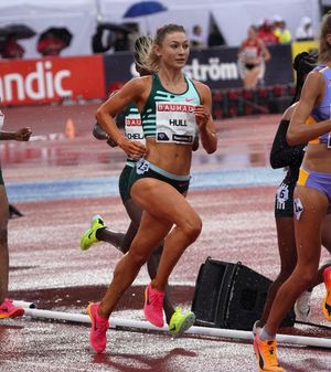 Image post by @jessicaahull on Instagram