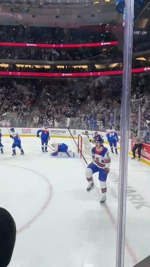 Image post by @everythingcollegehockey on Instagram