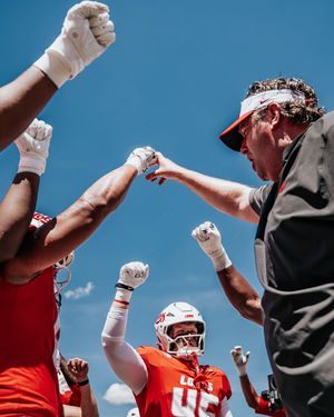 Image post by @unmlobofb on Instagram