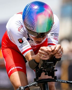 Image post by @wmncycling on Instagram