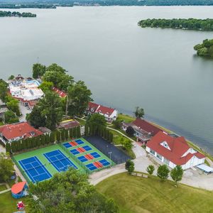 Image post by @fernresort on Facebook