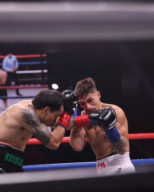 Image post by @zuffaboxing on Facebook