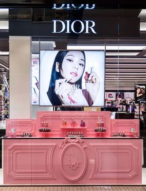 Image post by @aventuramall on Instagram