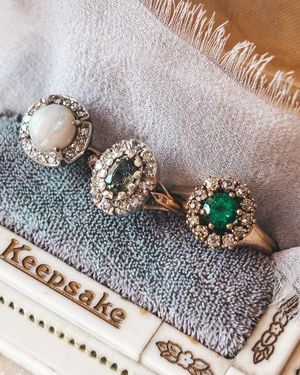 Image post by @maejeanvintage on Instagram