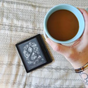 Image post by @caffeineandcab on Instagram
