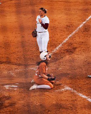 Image post by @texassoftball on Instagram