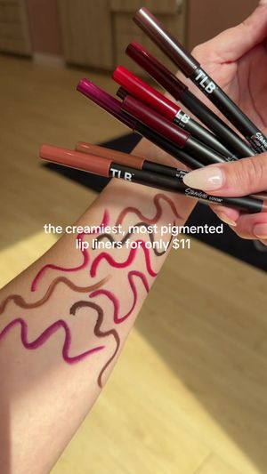Video post by @thelipbar on TikTok