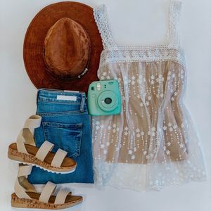 Image post by @shopfillyflair on Instagram