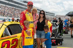 Image post by @joeylogano on Instagram