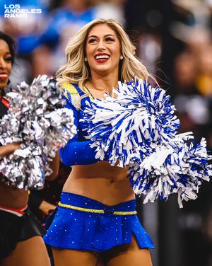 Image post by @LARamsCheer on Twitter