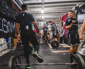 Image post by @warhousebarbell on Instagram