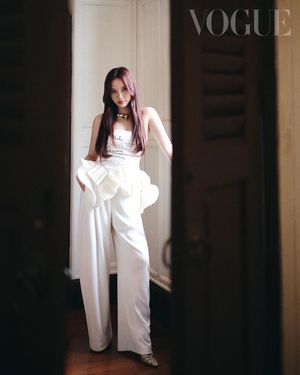Image post by @voguetaiwan on Instagram