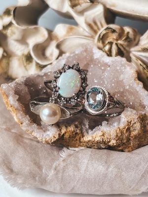 Image post by @maejeanvintage on Instagram