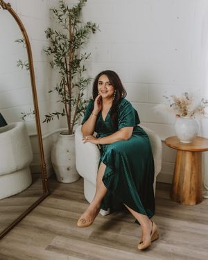 Image post by @thismodernlovephoto on Instagram