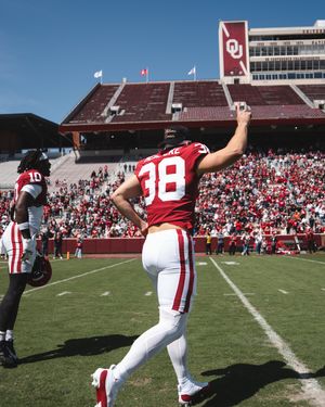 Image post by @ou_football on Instagram