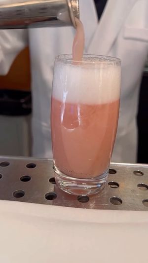 Video post by @lipsmackingfoodie on Instagram