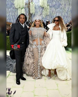 Image post by @theshaderoom on Instagram