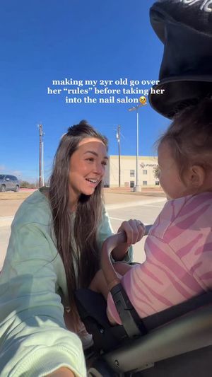 Video post by @sabrinanoellee on Instagram
