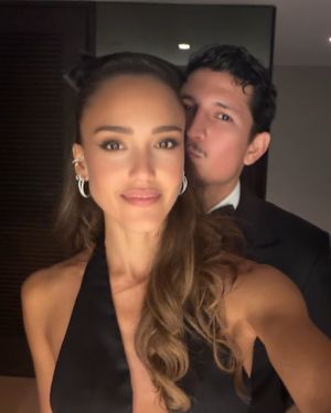 Image post by @usweekly on Instagram