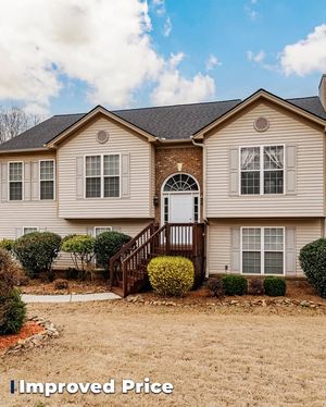 Image post by @woodallrealtygroup on Facebook