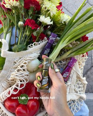 Image post by @sally_hansen on Instagram