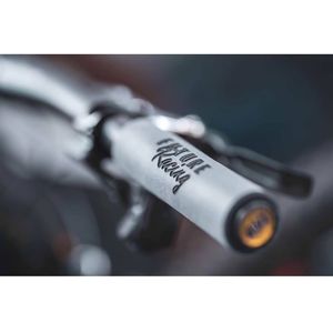 Image post by @esigrips on Instagram