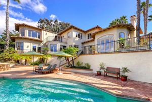 Image post by @sezsezerr on Instagram
