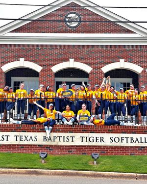 Image post by @etbu_softball on Instagram