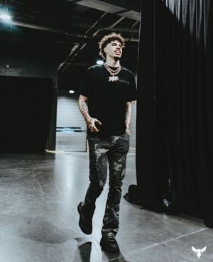 Image post by @melo on Instagram