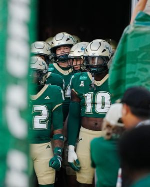 Image post by @usffootball on Instagram