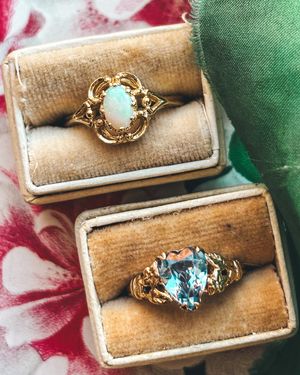 Image post by @maejeanvintage on Instagram