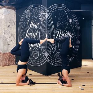Image post by @jessicaleeyoga on Instagram