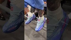 Video post by @B/R Kicks on YouTube