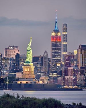 Image post by @empirestatebldg on Instagram