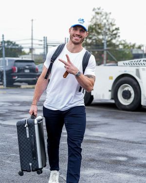 Image post by @nyislanders on Instagram