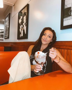 Image post by @friendlys on Instagram