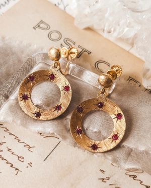 Image post by @maejeanvintage on Instagram