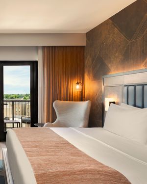 Image post by @hotelavail on Instagram