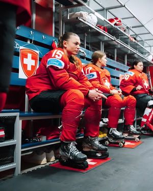 Image post by @swissicehockeywomen on Instagram