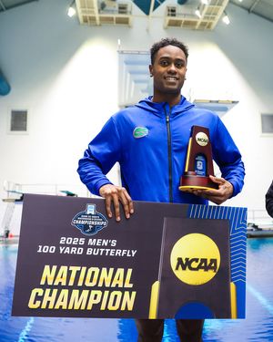 Image post by @gatorsswimdv on Instagram